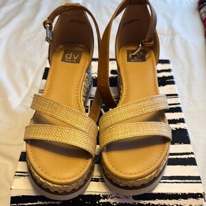 DV by Dolce Vita Tan Sandals with Platform Sole